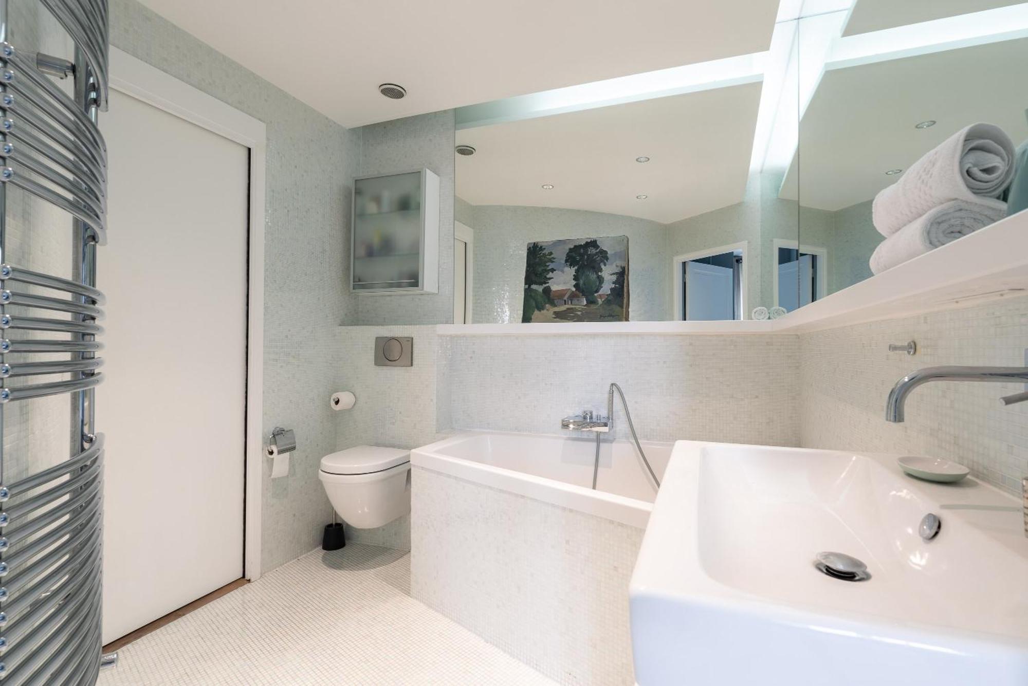 Veeve - Artful Escape Apartment *